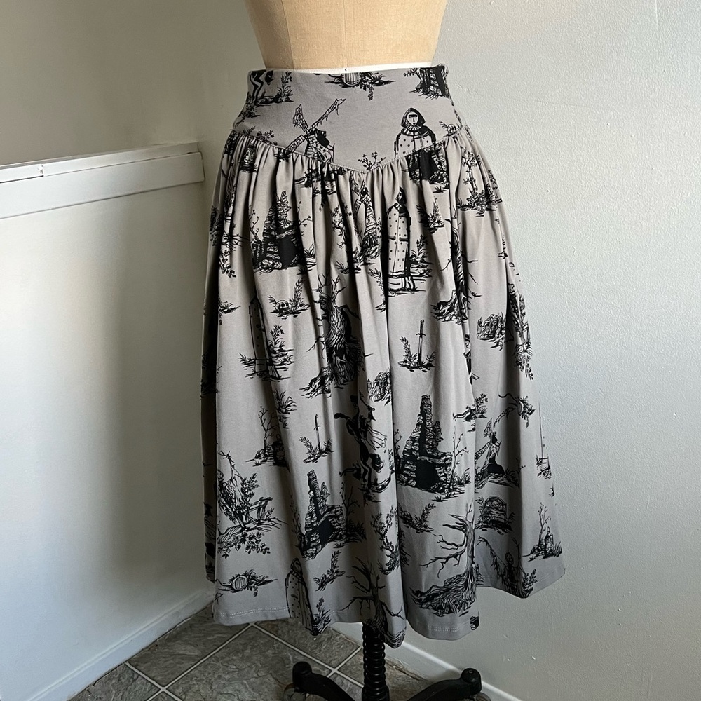 NWT Sleepy Hollow Gothic Tales Toile Skirt in Grey